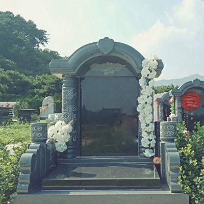 清东陵万佛园立碑