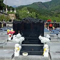 清东陵万佛园立碑