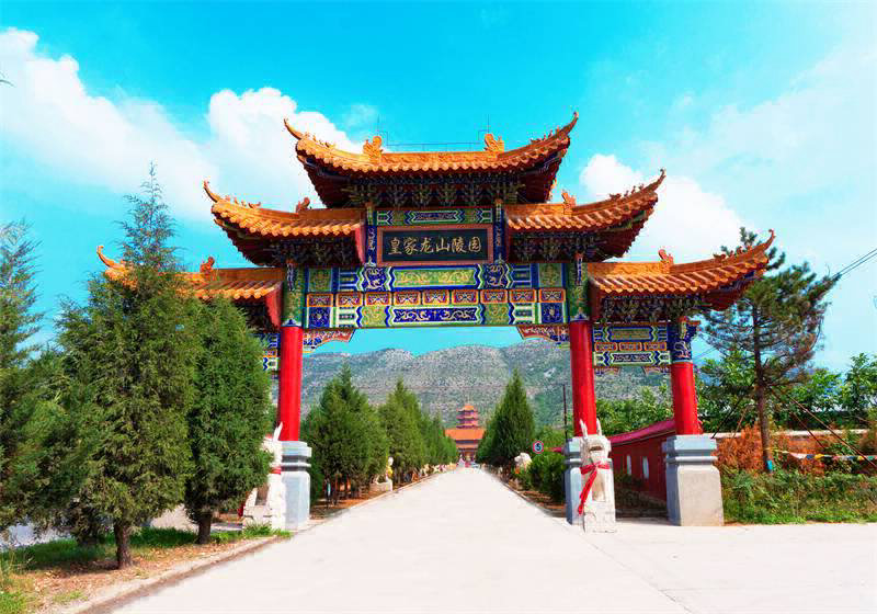 皇家龙山陵园
