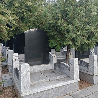 九龙山陵园立碑